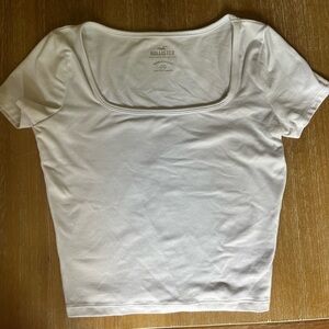 Hollister Women's Cream Short Sleeve Tee